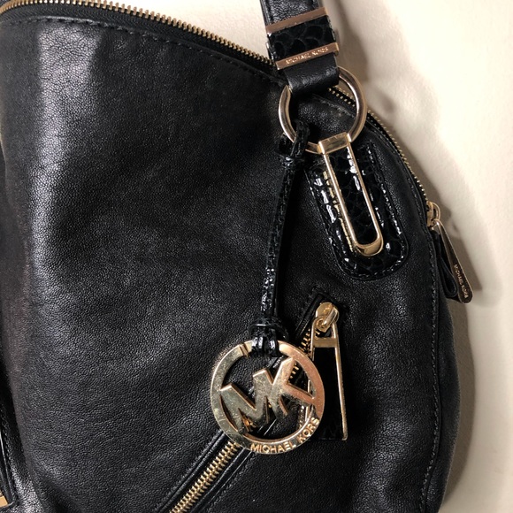 Michael Kors small top handle black bag - Picture 2 of 7